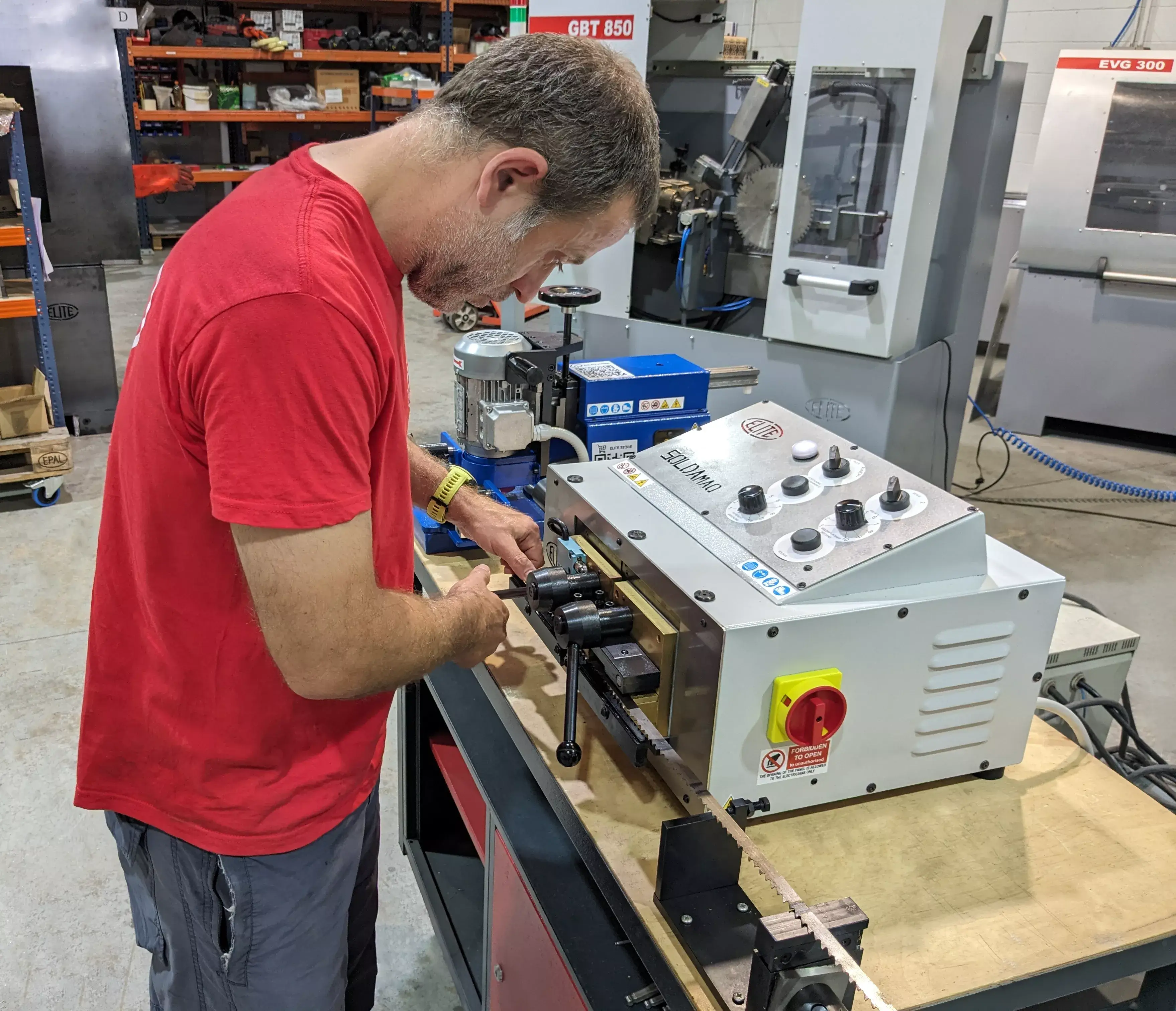 WELDING OF BAND SAWS FOR METAL